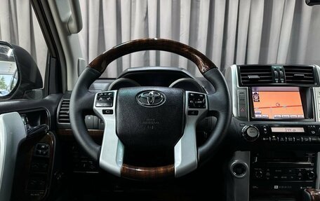 Toyota Land Cruiser Prado 150 рестайлинг 2, 2010 год, 2 299 999 рублей, 12 фотография
