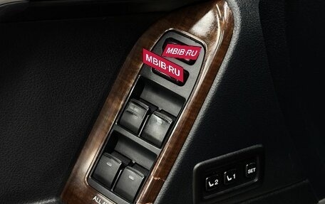Toyota Land Cruiser Prado 150 рестайлинг 2, 2010 год, 2 299 999 рублей, 26 фотография