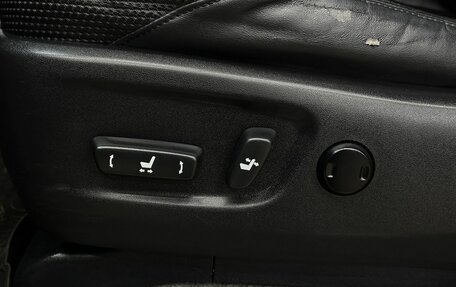Toyota Land Cruiser Prado 150 рестайлинг 2, 2010 год, 2 299 999 рублей, 30 фотография