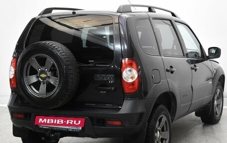 Chevrolet Niva I рестайлинг, 2017 год, 810 000 рублей, 4 фотография