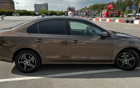 Volkswagen Jetta VI, 2011 год, 750 000 рублей, 4 фотография