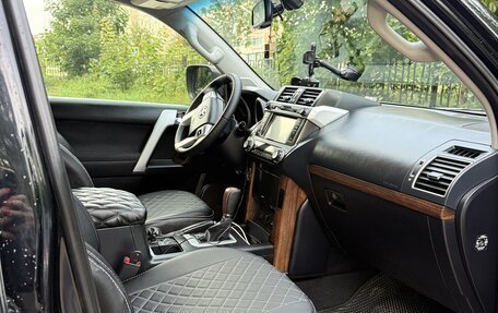 Toyota Land Cruiser Prado 150 рестайлинг 2, 2015 год, 3 350 000 рублей, 9 фотография
