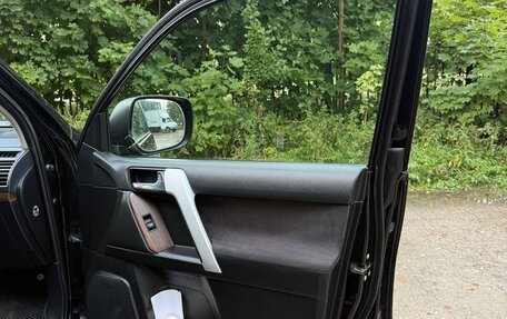 Toyota Land Cruiser Prado 150 рестайлинг 2, 2015 год, 3 350 000 рублей, 14 фотография