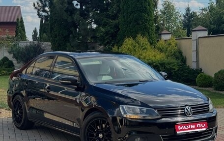 Volkswagen Jetta VI, 2013 год, 1 050 000 рублей, 1 фотография