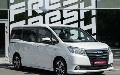 Toyota Noah III, 2014 год, 1 920 000 рублей, 1 фотография