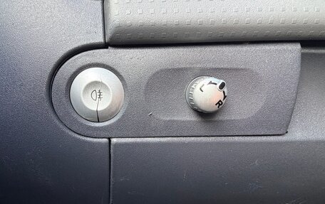 Mitsubishi Colt VI рестайлинг, 2005 год, 260 000 рублей, 15 фотография