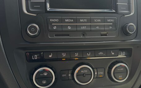 Volkswagen Jetta VI, 2013 год, 1 050 000 рублей, 20 фотография