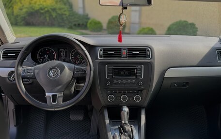 Volkswagen Jetta VI, 2013 год, 1 050 000 рублей, 17 фотография