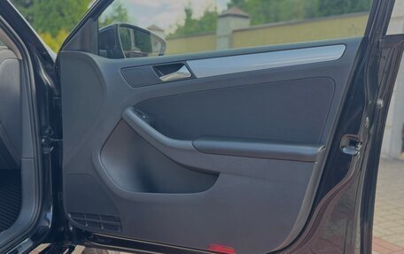Volkswagen Jetta VI, 2013 год, 1 050 000 рублей, 23 фотография