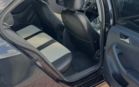 Volkswagen Jetta VI, 2013 год, 1 050 000 рублей, 21 фотография