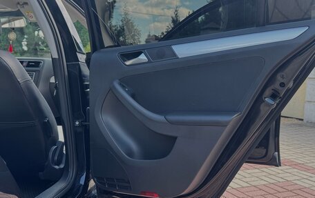 Volkswagen Jetta VI, 2013 год, 1 050 000 рублей, 24 фотография