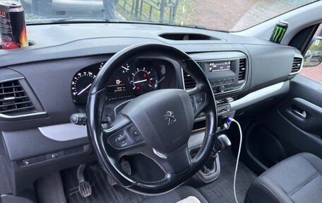 Peugeot Traveller I, 2021 год, 2 600 000 рублей, 3 фотография