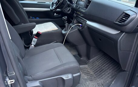 Peugeot Traveller I, 2021 год, 2 600 000 рублей, 8 фотография