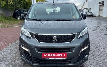 Peugeot Traveller I, 2021 год, 2 600 000 рублей, 15 фотография