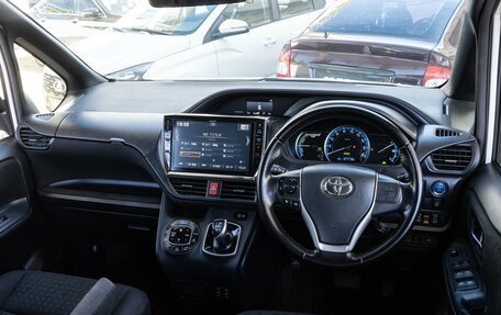 Toyota Noah III, 2014 год, 1 920 000 рублей, 7 фотография