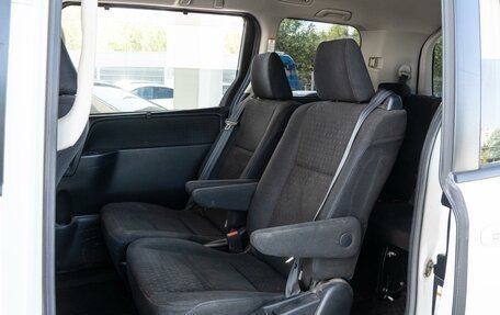 Toyota Noah III, 2014 год, 1 920 000 рублей, 8 фотография