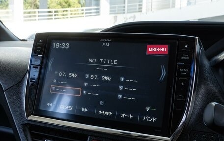 Toyota Noah III, 2014 год, 1 920 000 рублей, 19 фотография