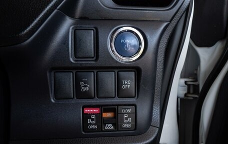 Toyota Noah III, 2014 год, 1 920 000 рублей, 22 фотография
