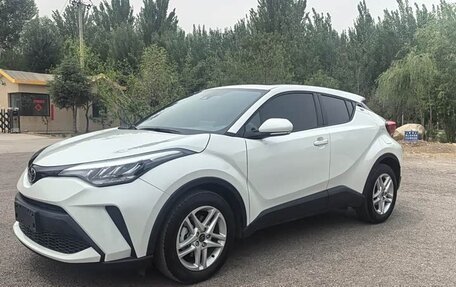 Toyota C-HR I рестайлинг, 2023 год, 1 850 000 рублей, 3 фотография