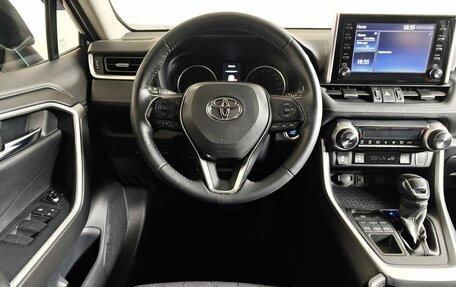 Toyota RAV4, 2020 год, 3 195 000 рублей, 20 фотография