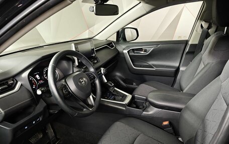 Toyota RAV4, 2020 год, 3 195 000 рублей, 19 фотография
