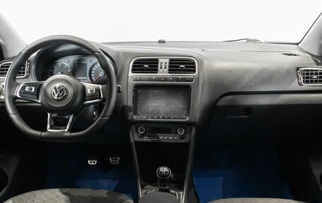 Volkswagen Polo VI (EU Market), 2018 год, 1 120 000 рублей, 6 фотография