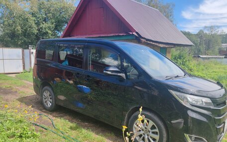 Toyota Noah III, 2021 год, 2 500 000 рублей, 3 фотография