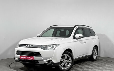 Mitsubishi Outlander III рестайлинг 3, 2013 год, 1 325 000 рублей, 1 фотография