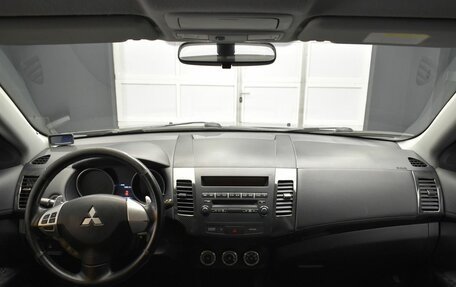 Mitsubishi Outlander III рестайлинг 3, 2010 год, 1 097 000 рублей, 9 фотография