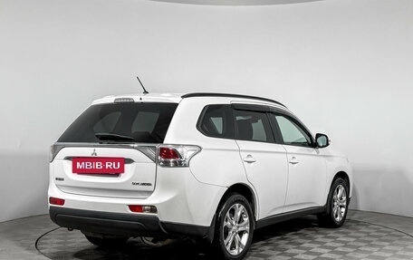 Mitsubishi Outlander III рестайлинг 3, 2013 год, 1 325 000 рублей, 5 фотография