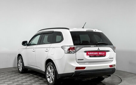 Mitsubishi Outlander III рестайлинг 3, 2013 год, 1 325 000 рублей, 7 фотография