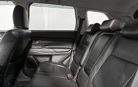 Mitsubishi Outlander III рестайлинг 3, 2013 год, 1 325 000 рублей, 12 фотография