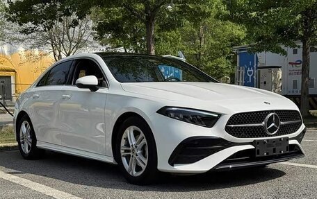 Mercedes-Benz A-Класс, 2023 год, 1 716 009 рублей, 1 фотография