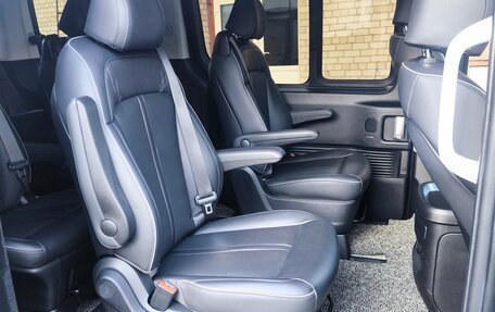 Hyundai Staria, 2021 год, 4 650 000 рублей, 17 фотография