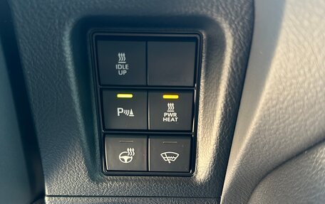 Toyota Land Cruiser Prado 150 рестайлинг 2, 2021 год, 6 250 000 рублей, 19 фотография