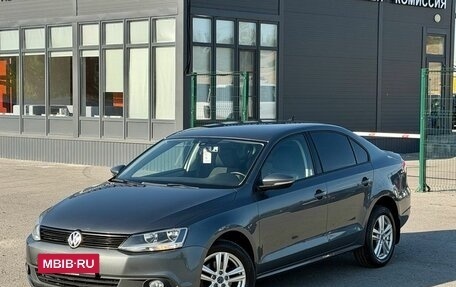 Volkswagen Jetta VI, 2012 год, 1 165 000 рублей, 2 фотография