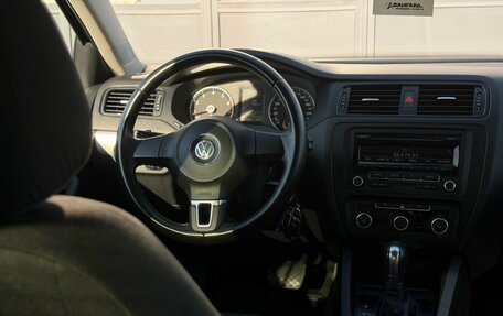 Volkswagen Jetta VI, 2012 год, 1 165 000 рублей, 12 фотография