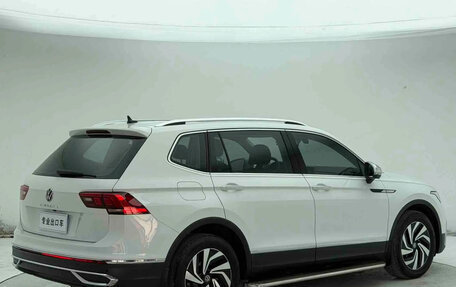 Volkswagen Tiguan II, 2022 год, 2 213 009 рублей, 4 фотография