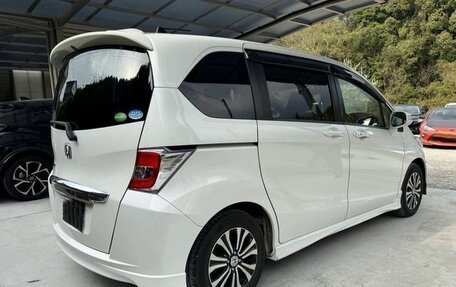 Honda Freed I, 2016 год, 852 000 рублей, 5 фотография