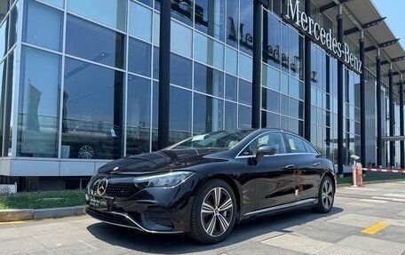 Mercedes-Benz EQE, 2025 год, 5 900 000 рублей, 1 фотография
