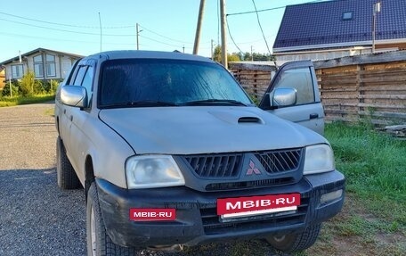 Mitsubishi L200 III рестайлинг, 2005 год, 660 000 рублей, 2 фотография