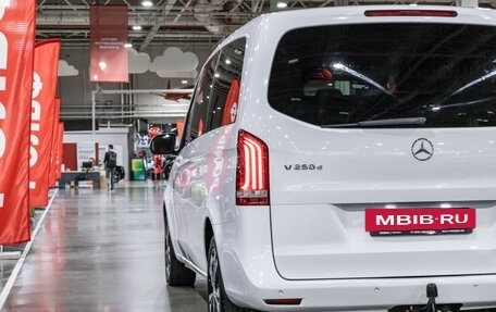 Mercedes-Benz V-Класс, 2015 год, 3 999 700 рублей, 8 фотография
