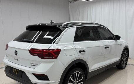 Volkswagen T-Roc I, 2022 год, 2 070 000 рублей, 4 фотография