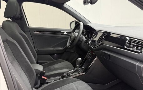 Volkswagen T-Roc I, 2022 год, 2 070 000 рублей, 11 фотография