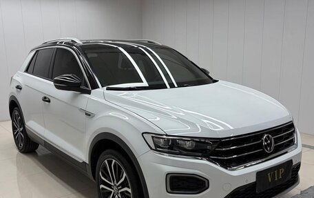 Volkswagen T-Roc I, 2022 год, 2 070 000 рублей, 3 фотография