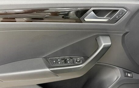 Volkswagen T-Roc I, 2022 год, 2 070 000 рублей, 17 фотография