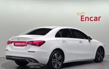 Mercedes-Benz A-Класс, 2022 год, 1 870 000 рублей, 2 фотография