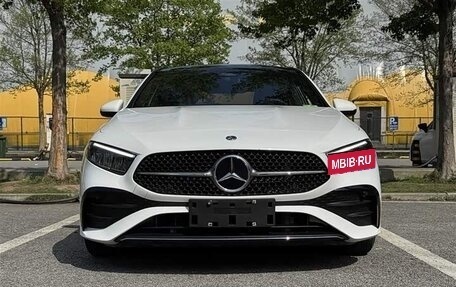 Mercedes-Benz A-Класс, 2023 год, 1 716 009 рублей, 2 фотография