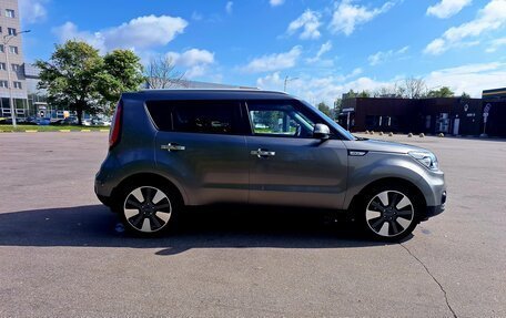 KIA Soul II рестайлинг, 2018 год, 1 725 000 рублей, 4 фотография
