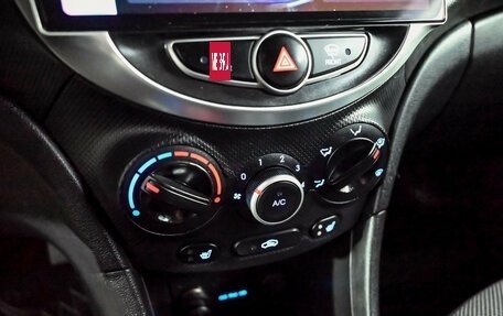 Hyundai Solaris II рестайлинг, 2014 год, 940 000 рублей, 15 фотография